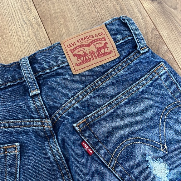 Levi’s Denim Skirt - Picture 3 of 5
